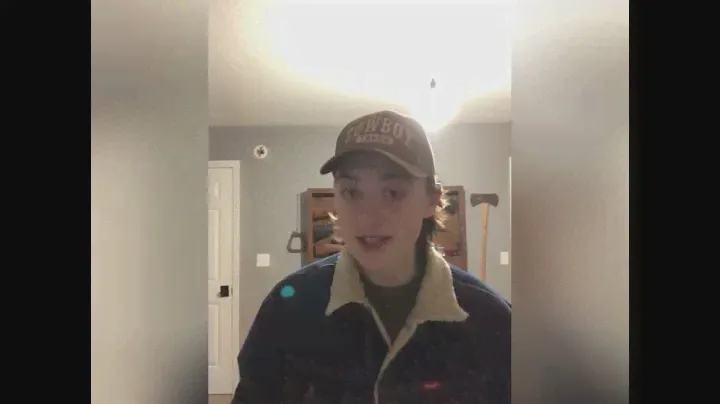Apology + Wrangler VS. Levi’s denim fleece jacket!