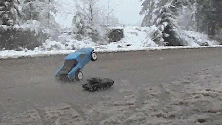 RC Tank crashed into by 1/8 scale!!!!